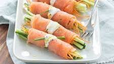 koud voorgerecht met gerookte zalm