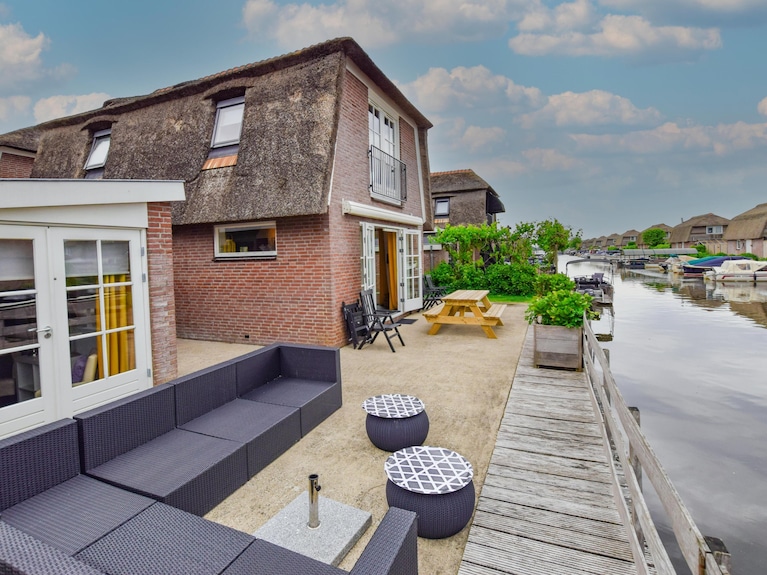 terras aan het water loosdrecht
